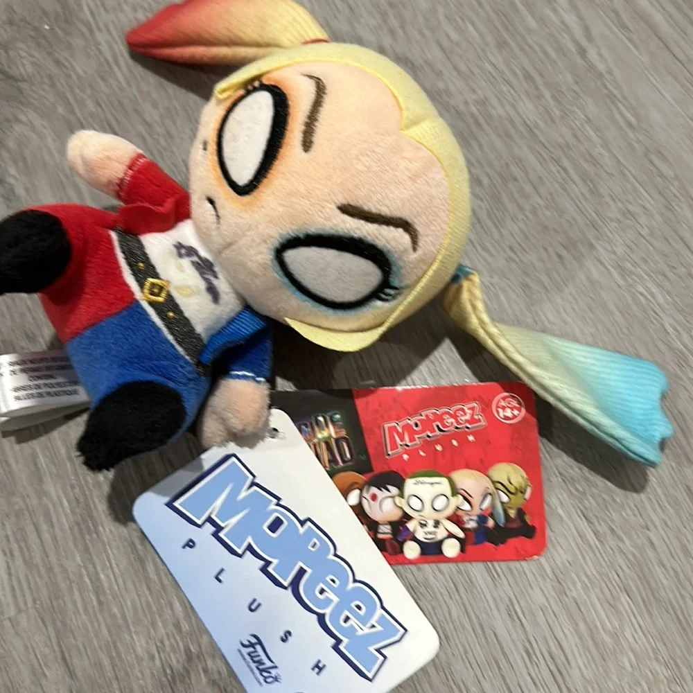 Mopeez Joker and Harley Quinn collectible plush - Picture 5 of 9